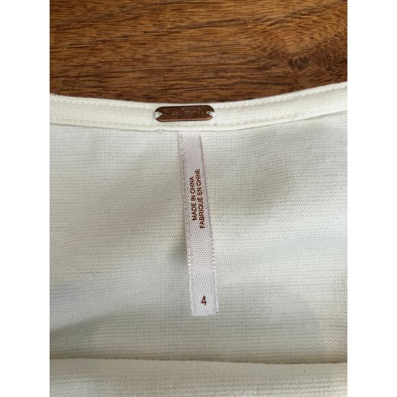 Free People Silver Lace Mini Skirt Women’s Size 4 Scalloped Hem Metallic Overlay - Picture 9 of 9